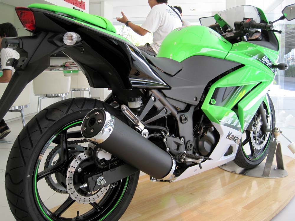 moto kawasaki ninja 250 e boa